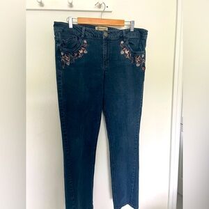 Democracy girlfriend embroidered Jeans size 16